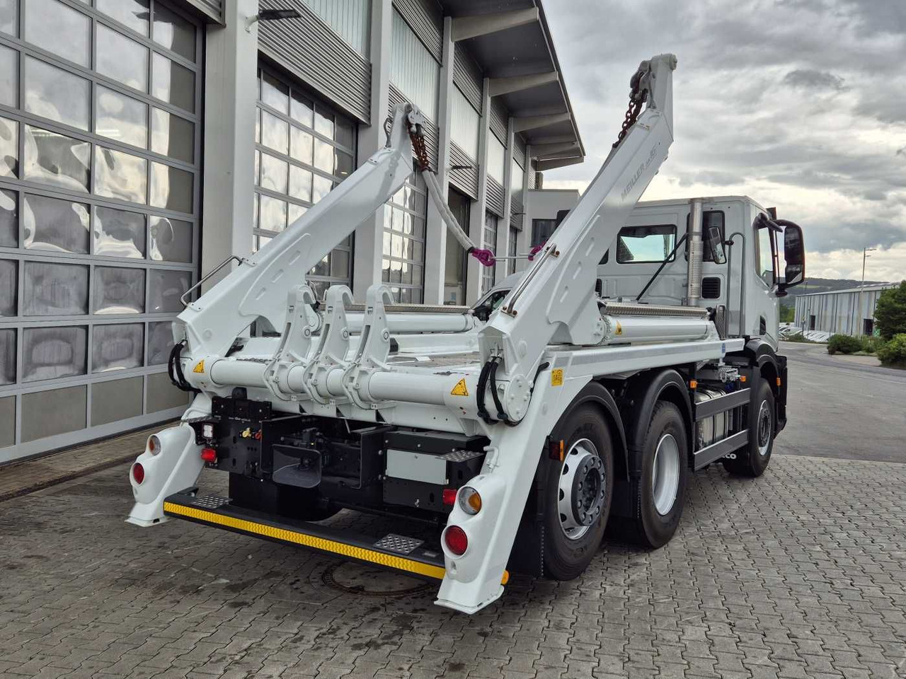 Iveco X-Way AD280X42Y/PS 6x2 Meiller 16. T Funk Lift on lease Iveco X-Way AD280X42Y/PS 6x2 Meiller 16. T Funk Lift: picture 10