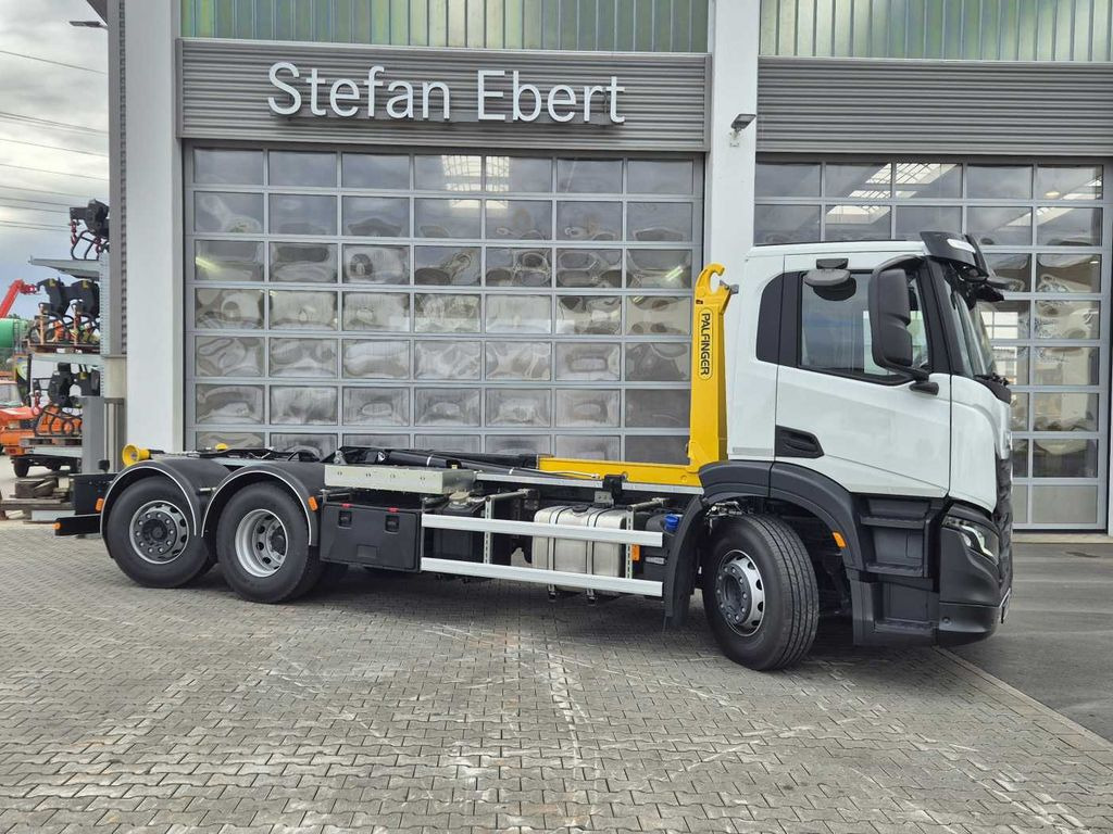 Iveco X-Way AD280X46Y/PS ON 6x2 Palfinger PHT20SLD5 4x - Hook lift truck: picture 5 Iveco X-Way AD280X46Y/PS ON 6x2 Palfinger PHT20SLD5 4x - Hook lift truck: picture 5