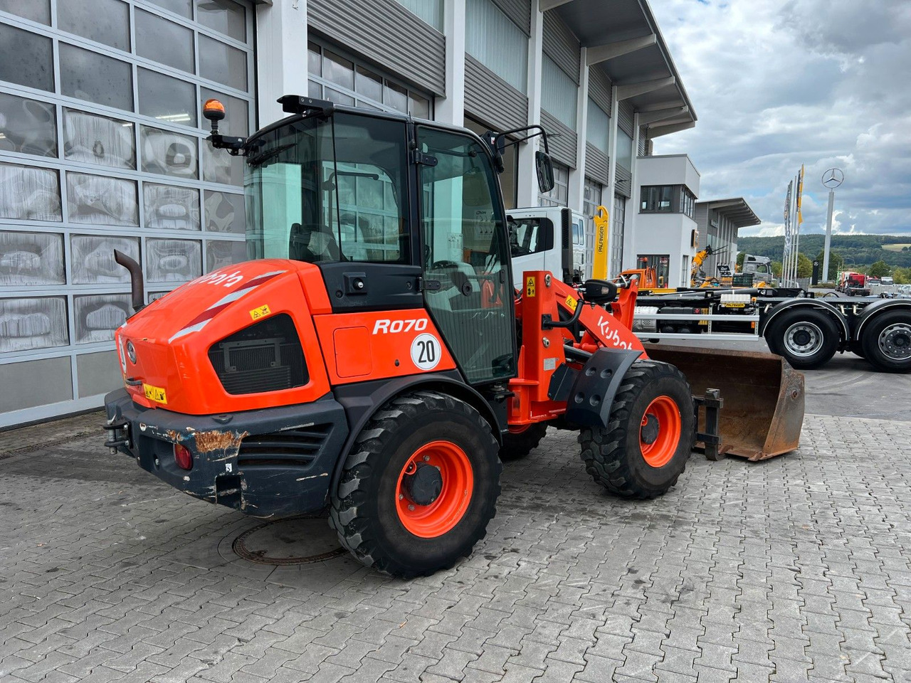 Kubota R070 / Gabel & Schaufel / nur 1.869h! - Wheel loader: picture 3 Kubota R070 / Gabel & Schaufel / nur 1.869h! - Wheel loader: picture 3