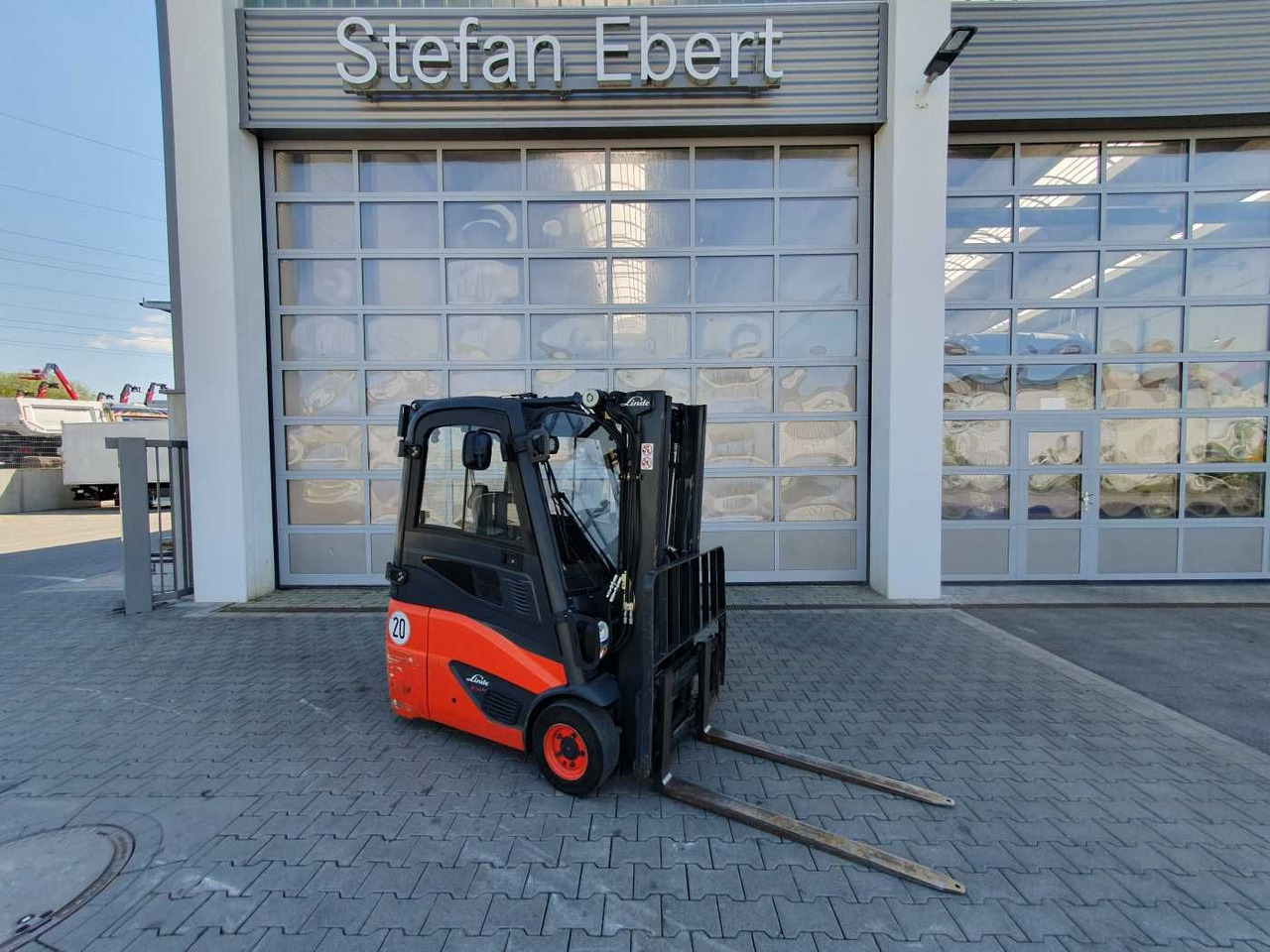 Linde E14 - 01 / Triplex: 4.10m! / SS / nur 2.899h! - Electric forklift: picture 1 Linde E14 - 01 / Triplex: 4.10m! / SS / nur 2.899h! - Electric forklift: picture 1
