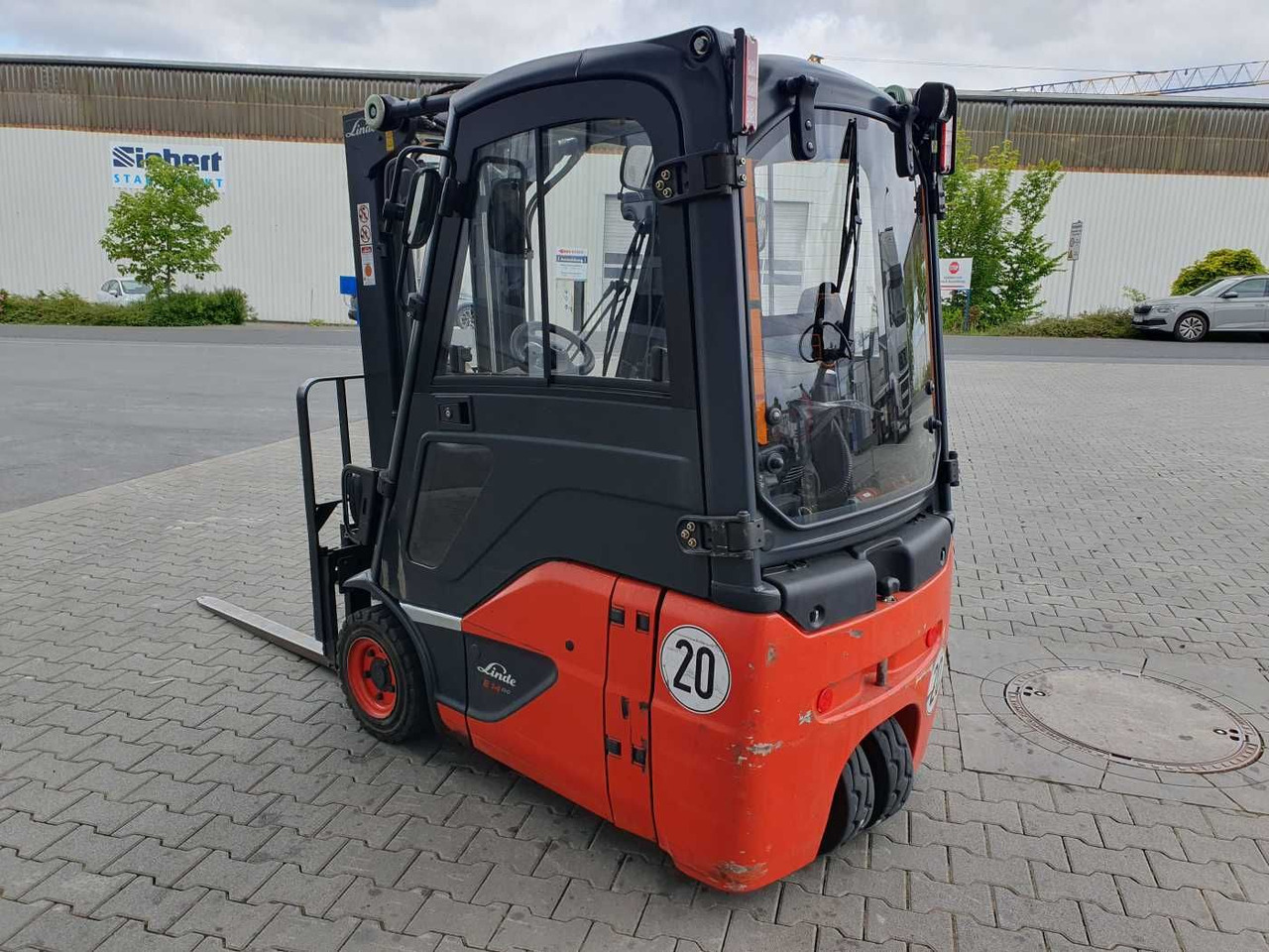 Linde E14 - 02 / Triplex: 4.00m! / SS / nur 2.119h! - Electric forklift: picture 5 Linde E14 - 02 / Triplex: 4.00m! / SS / nur 2.119h! - Electric forklift: picture 5
