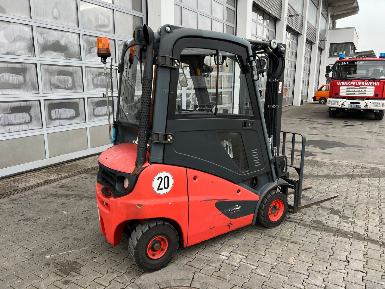 Linde H14D-01 / Triplex: 4.60m! / SS / nur 1.672h! - Diesel forklift: picture 3 Linde H14D-01 / Triplex: 4.60m! / SS / nur 1.672h! - Diesel forklift: picture 3