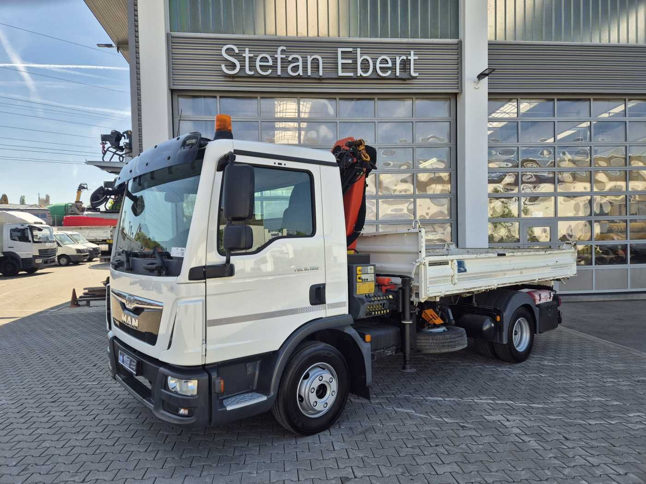 MAN TGL 8.180 4x2 BB Kipper Kran Palfinger PK 7001 K - Tipper van: picture 4 MAN TGL 8.180 4x2 BB Kipper Kran Palfinger PK 7001 K - Tipper van: picture 4