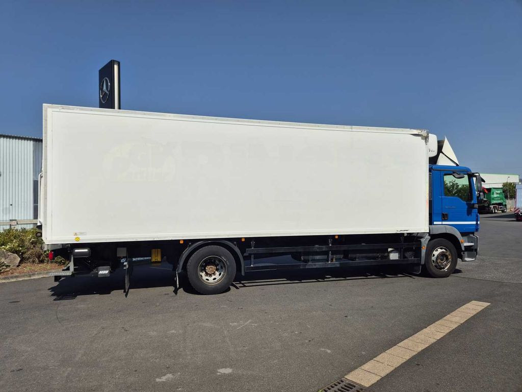 MAN TGM 18.290 4x2 LL Carrier Supra 950Mt LBW MAN TGM 18.290 4x2 LL Carrier Supra 950Mt LBW - Refrigerator truck: picture 5 MAN TGM 18.290 4x2 LL Carrier Supra 950Mt LBW MAN TGM 18.290 4x2 LL Carrier Supra 950Mt LBW - Refrigerator truck: picture 5
