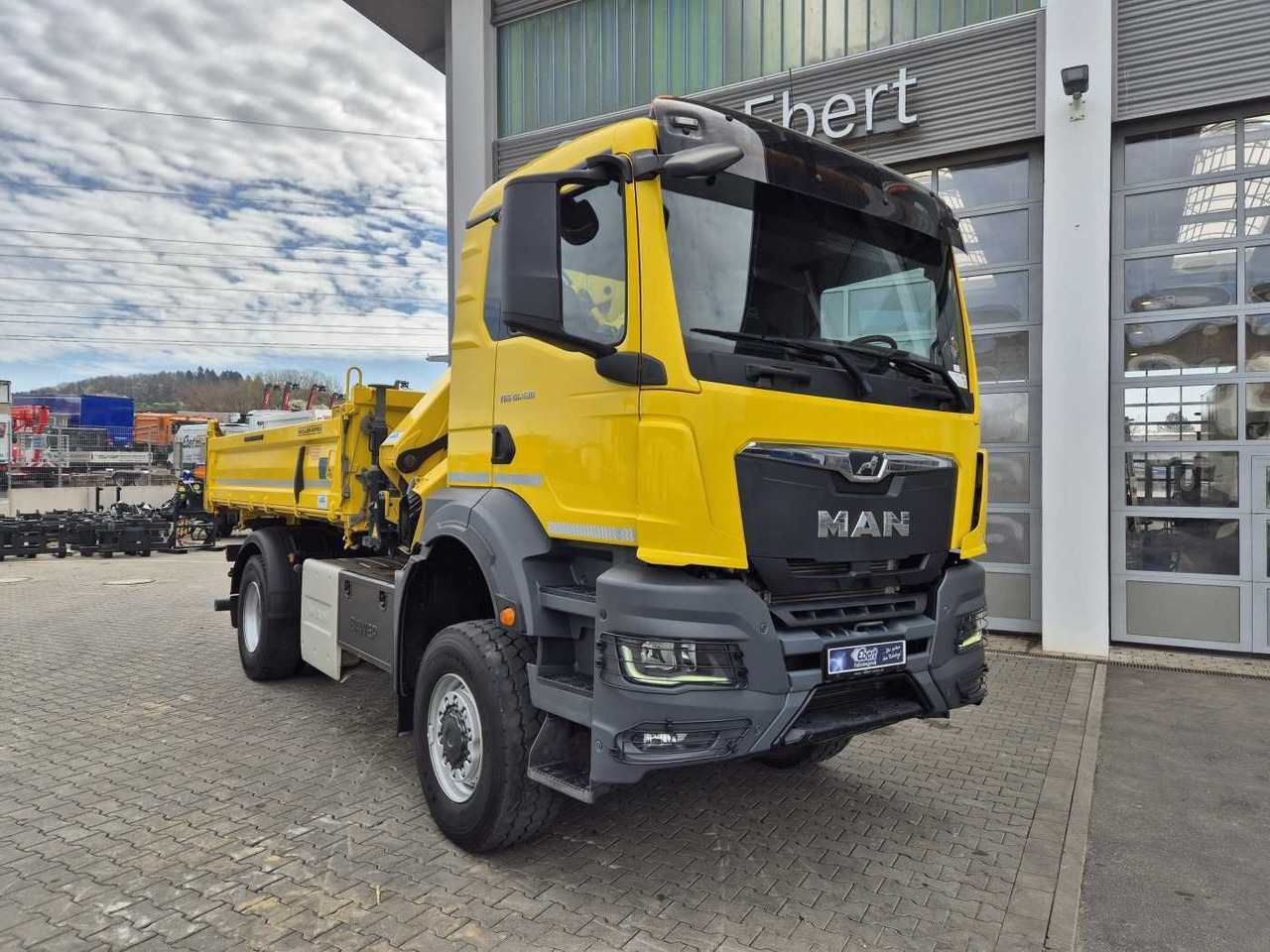 MAN TGS 18.430 4x4 BL Kran HMF 1130K-RCS Funk AHK - Crane truck: picture 3 MAN TGS 18.430 4x4 BL Kran HMF 1130K-RCS Funk AHK - Crane truck: picture 3