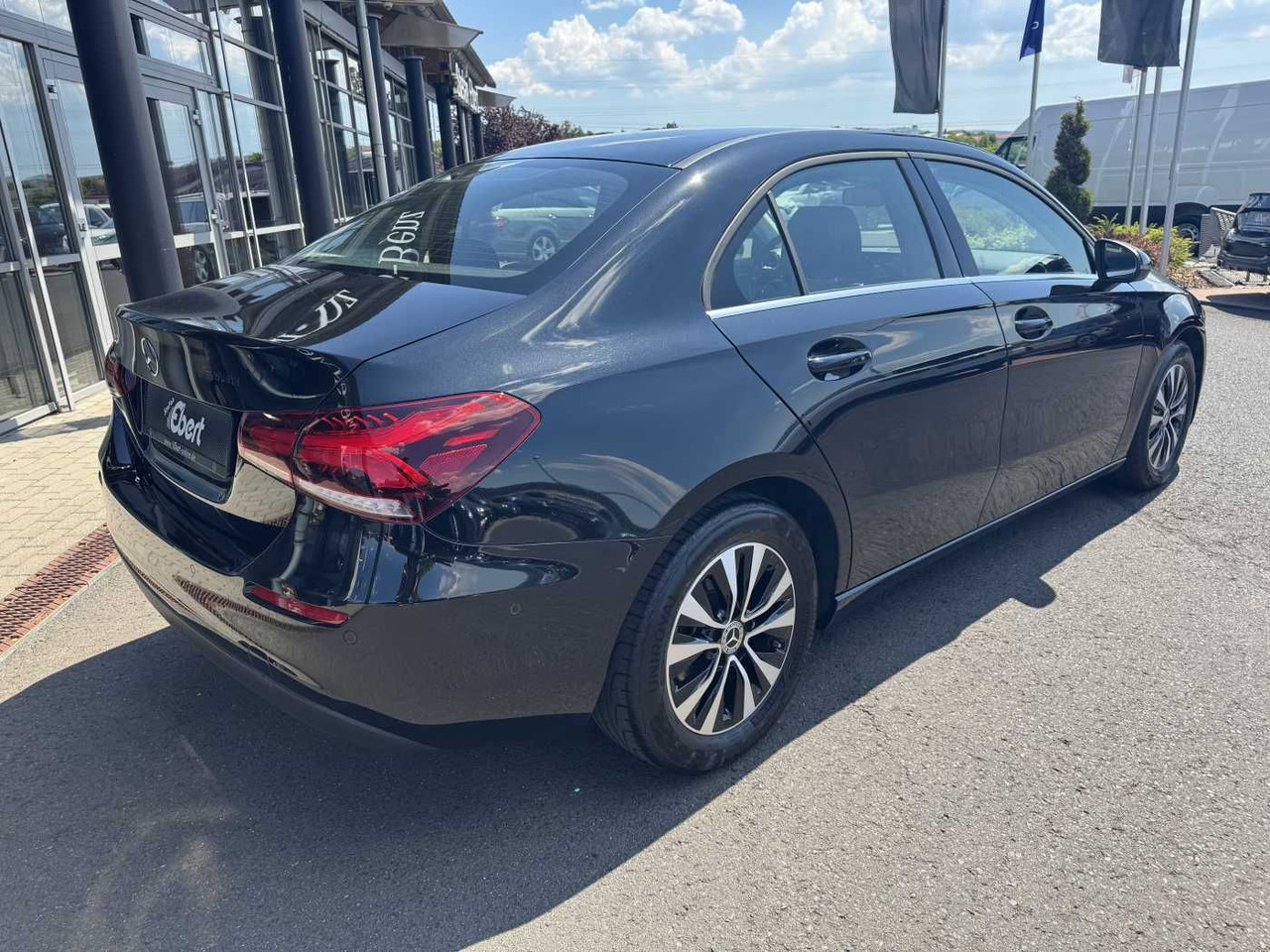 Mercedes-Benz A 180d 8G LED+Carplay+SpurH+DAB+SHZ - Sedan: picture 4 Mercedes-Benz A 180d 8G LED+Carplay+SpurH+DAB+SHZ - Sedan: picture 4