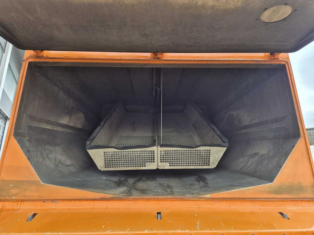 Road sweeper Mercedes-Benz Actros 2032 A 4x4 Bucher STKF 9500 Airport 30x: picture 8