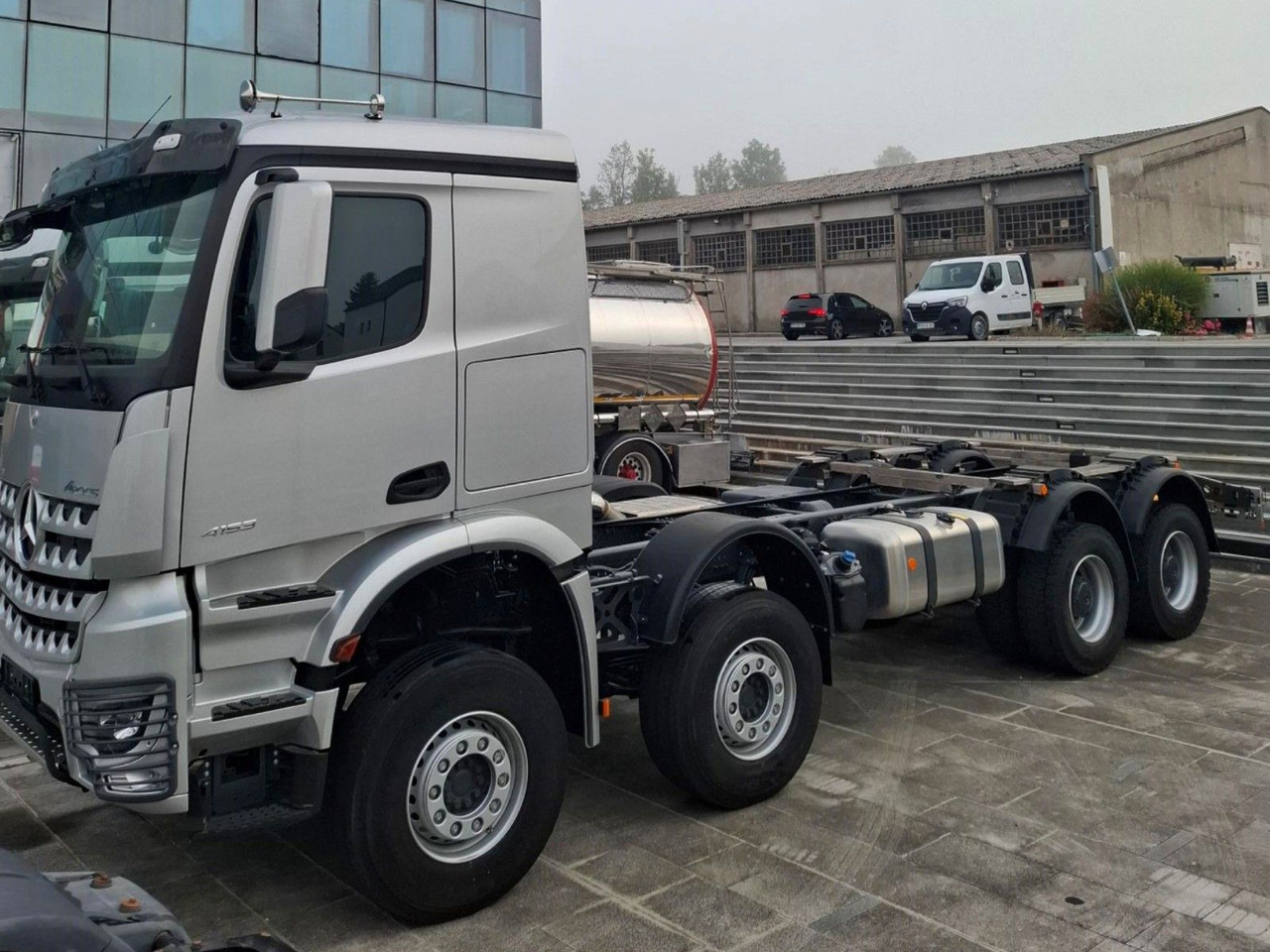 Mercedes-Benz Arocs 4153 8x4 Fahrgestell - Cab chassis truck: picture 1 Mercedes-Benz Arocs 4153 8x4 Fahrgestell - Cab chassis truck: picture 1