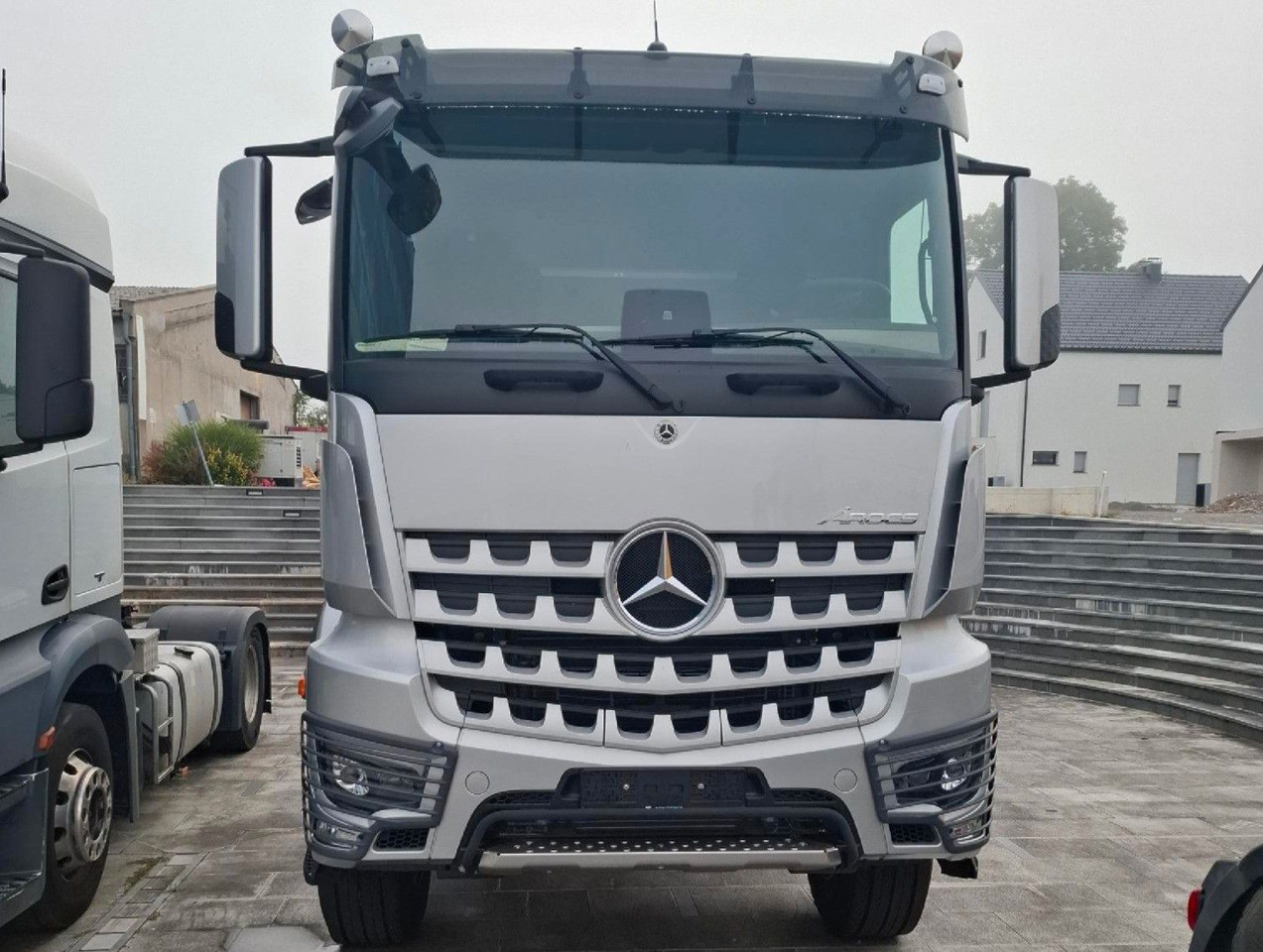 Mercedes-Benz Arocs 4153 8x4 Fahrgestell - Cab chassis truck: picture 2 Mercedes-Benz Arocs 4153 8x4 Fahrgestell - Cab chassis truck: picture 2