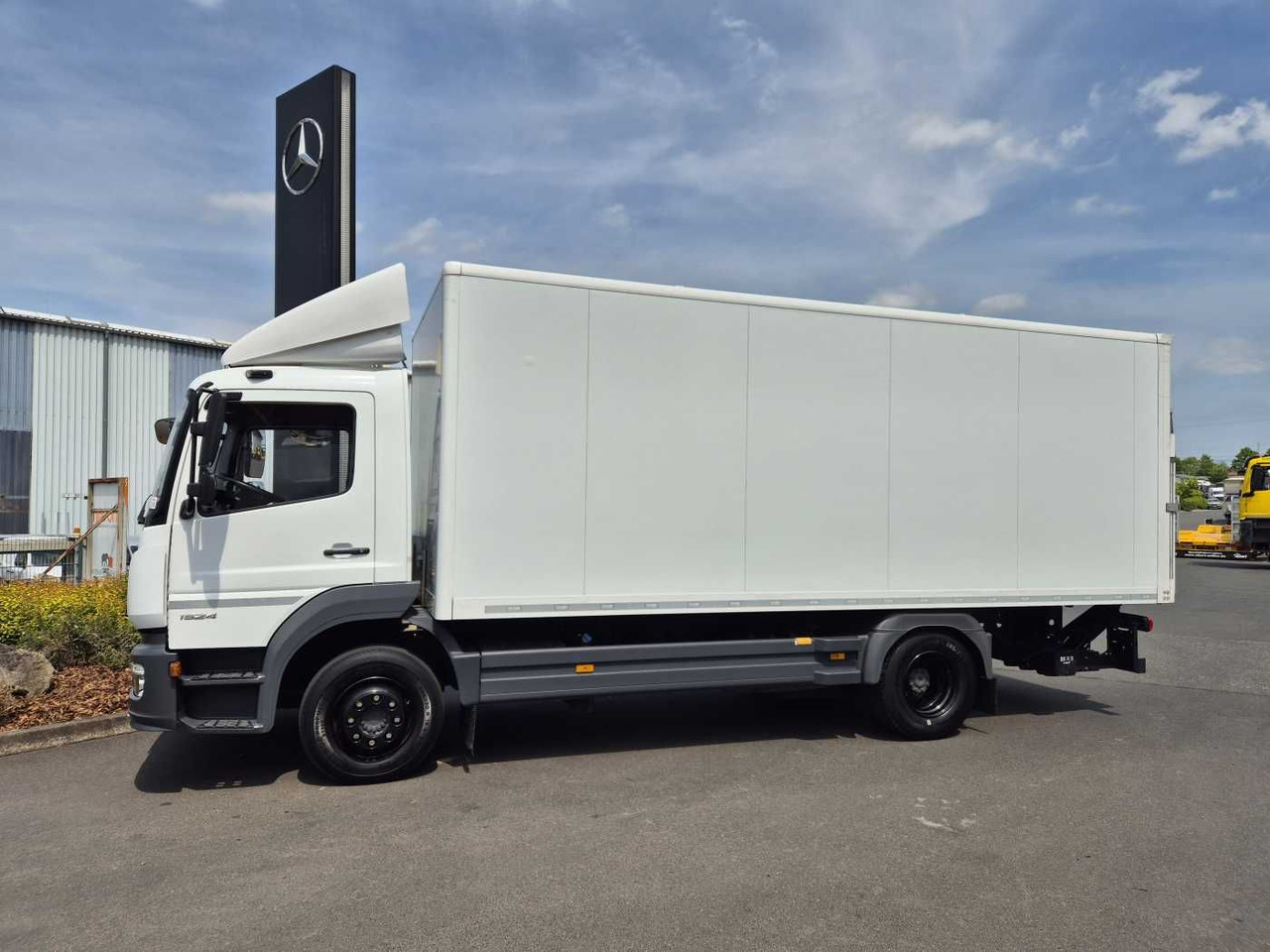 Box truck Mercedes-Benz Atego 1524 L LBW 1.500kg Standheizung Klima: picture 6 Box truck Mercedes-Benz Atego 1524 L LBW 1.500kg Standheizung Klima: picture 6