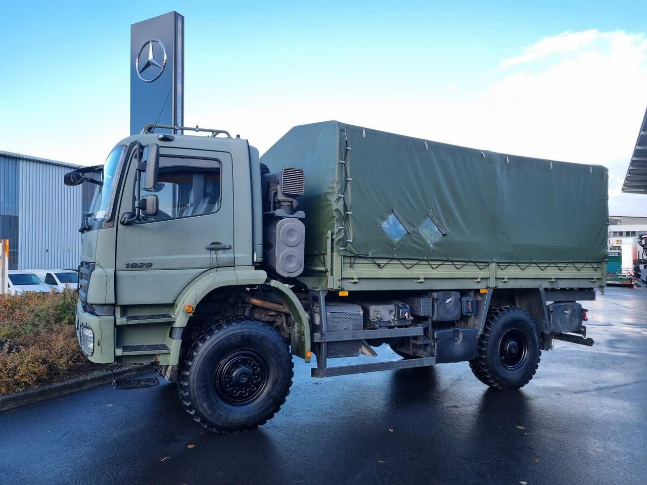 Mercedes-Benz Axor 1829 A 4x4 Pritsche/Plane 10 Stück - Curtainsider truck: picture 4 Mercedes-Benz Axor 1829 A 4x4 Pritsche/Plane 10 Stück - Curtainsider truck: picture 4