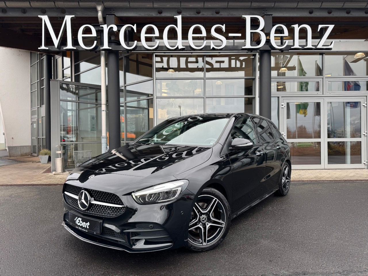 Mercedes-Benz B 200 AMG+AHK+Ambiente+RFK+MBUX+Night - Sedan: picture 1 Mercedes-Benz B 200 AMG+AHK+Ambiente+RFK+MBUX+Night - Sedan: picture 1