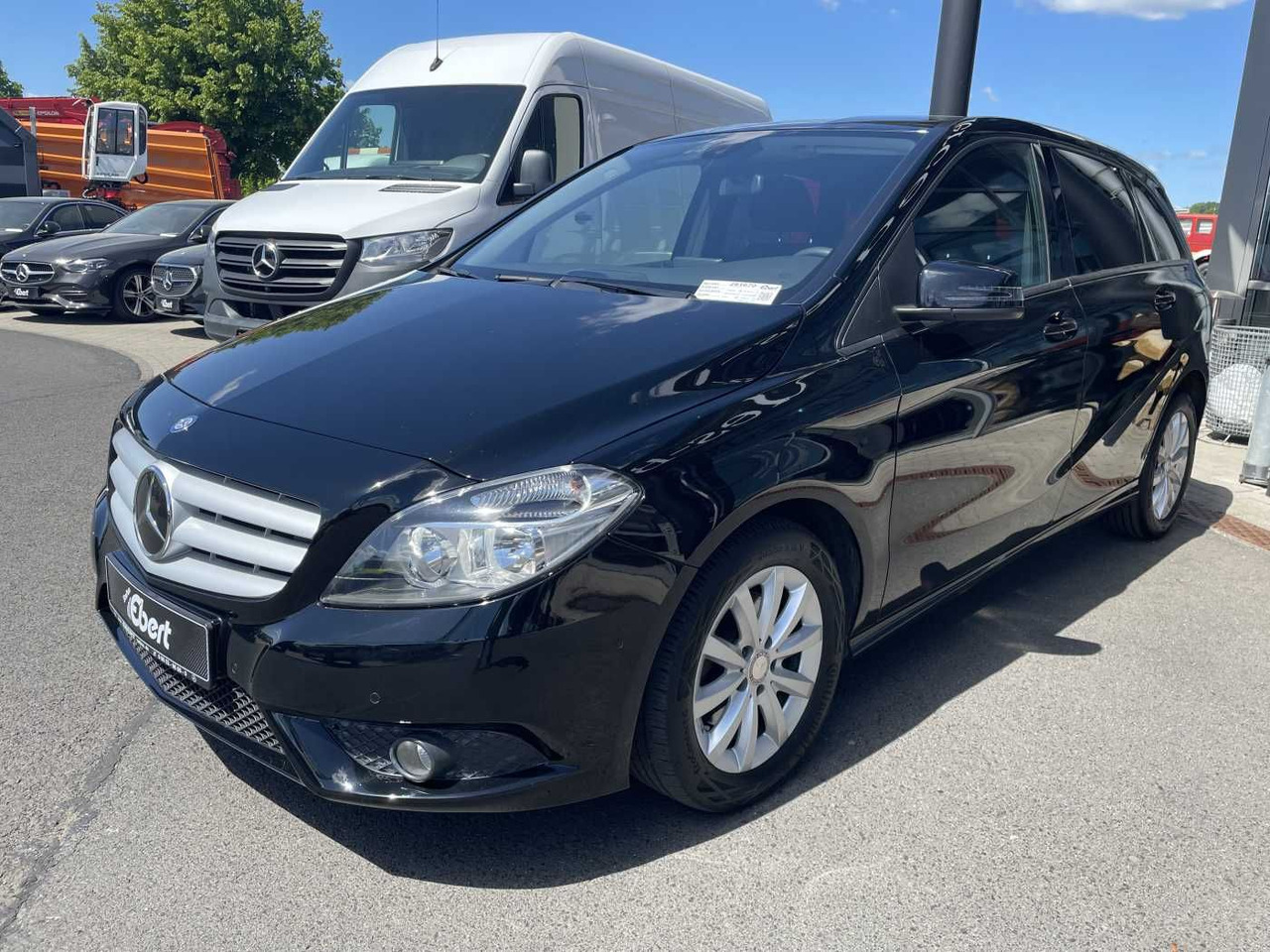 Mercedes-Benz B 200 CDI 7G-DCT Navi+PDC+Klima+SHZ - Car: picture 2 Mercedes-Benz B 200 CDI 7G-DCT Navi+PDC+Klima+SHZ - Car: picture 2