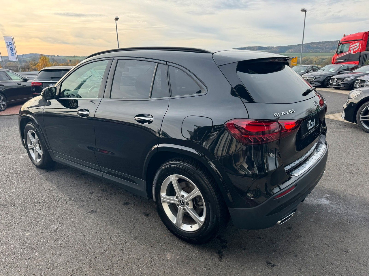 Mercedes-Benz GLA 200 AMG+Pano+Distr+Ambiente+Multibeam+ - SUV: picture 3 Mercedes-Benz GLA 200 AMG+Pano+Distr+Ambiente+Multibeam+ - SUV: picture 3