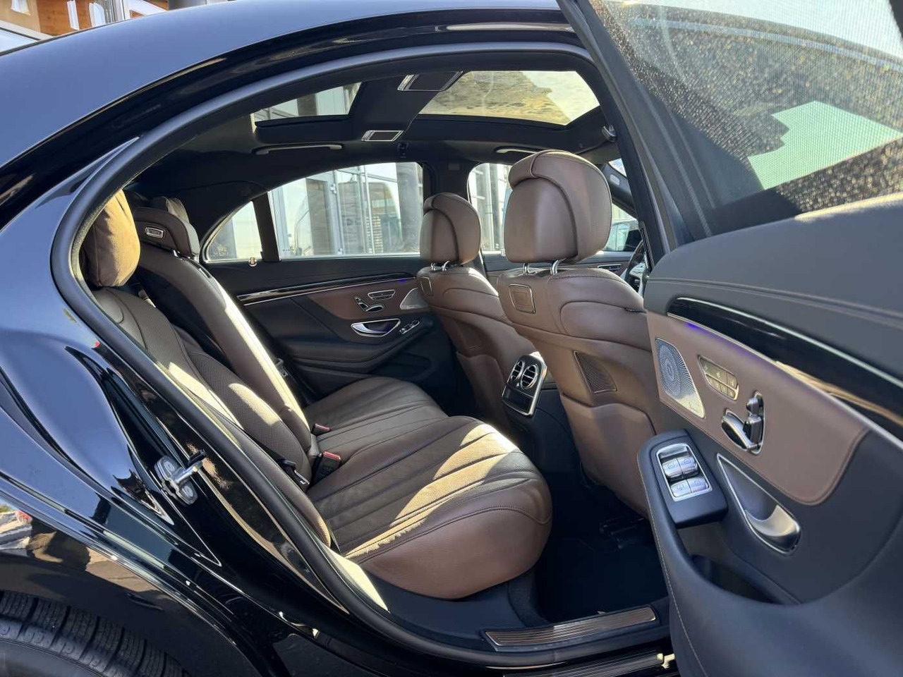 Mercedes-Benz S 400d 4M AMG+Pano+Burm+Distr+Massage+ HUD - Car: picture 4 Mercedes-Benz S 400d 4M AMG+Pano+Burm+Distr+Massage+ HUD - Car: picture 4