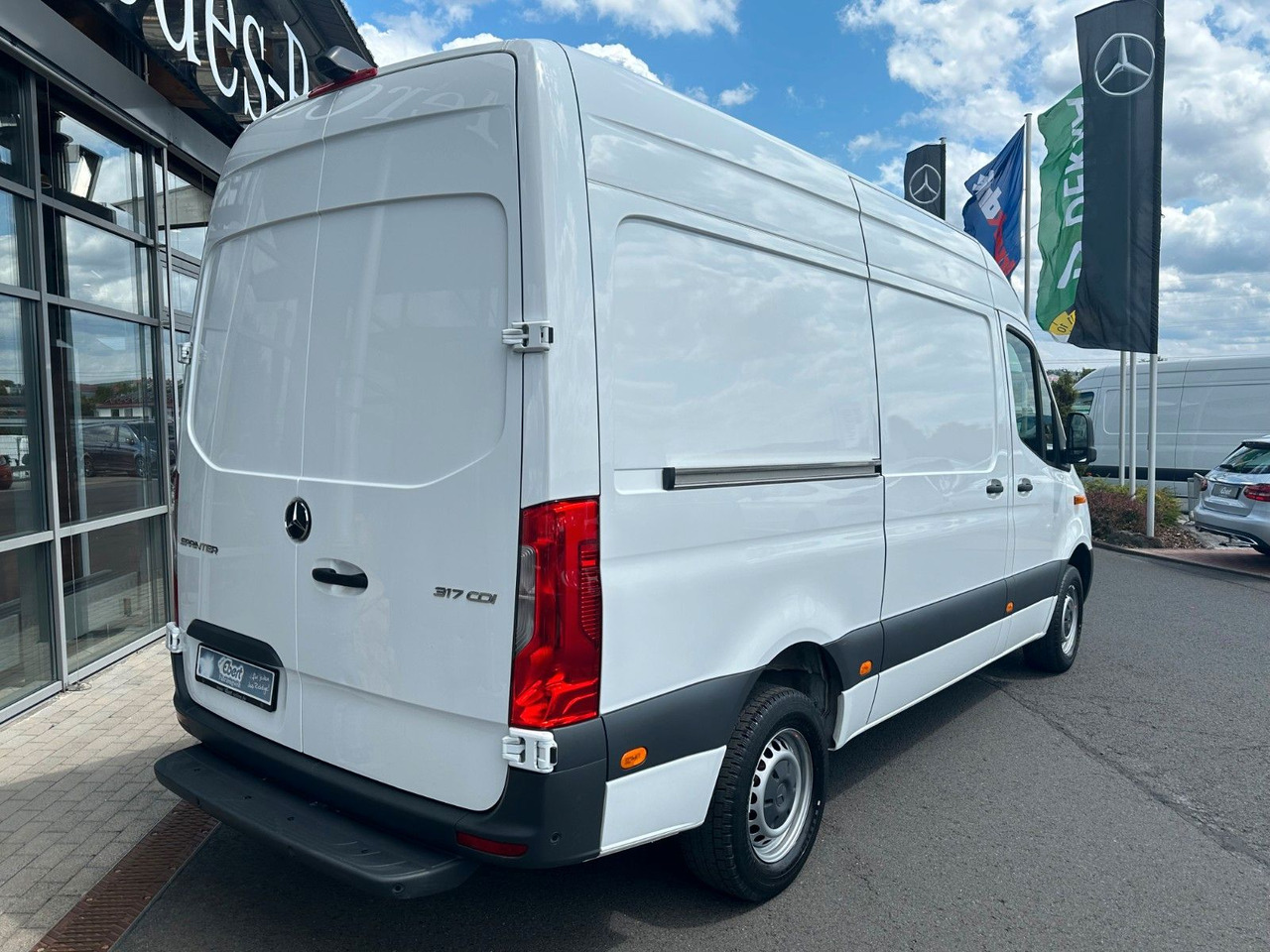 Mercedes-Benz Sprinter 317 CDI 3665 Klima 360 SHZ Tempomat - Panel van: picture 4 Mercedes-Benz Sprinter 317 CDI 3665 Klima 360 SHZ Tempomat - Panel van: picture 4