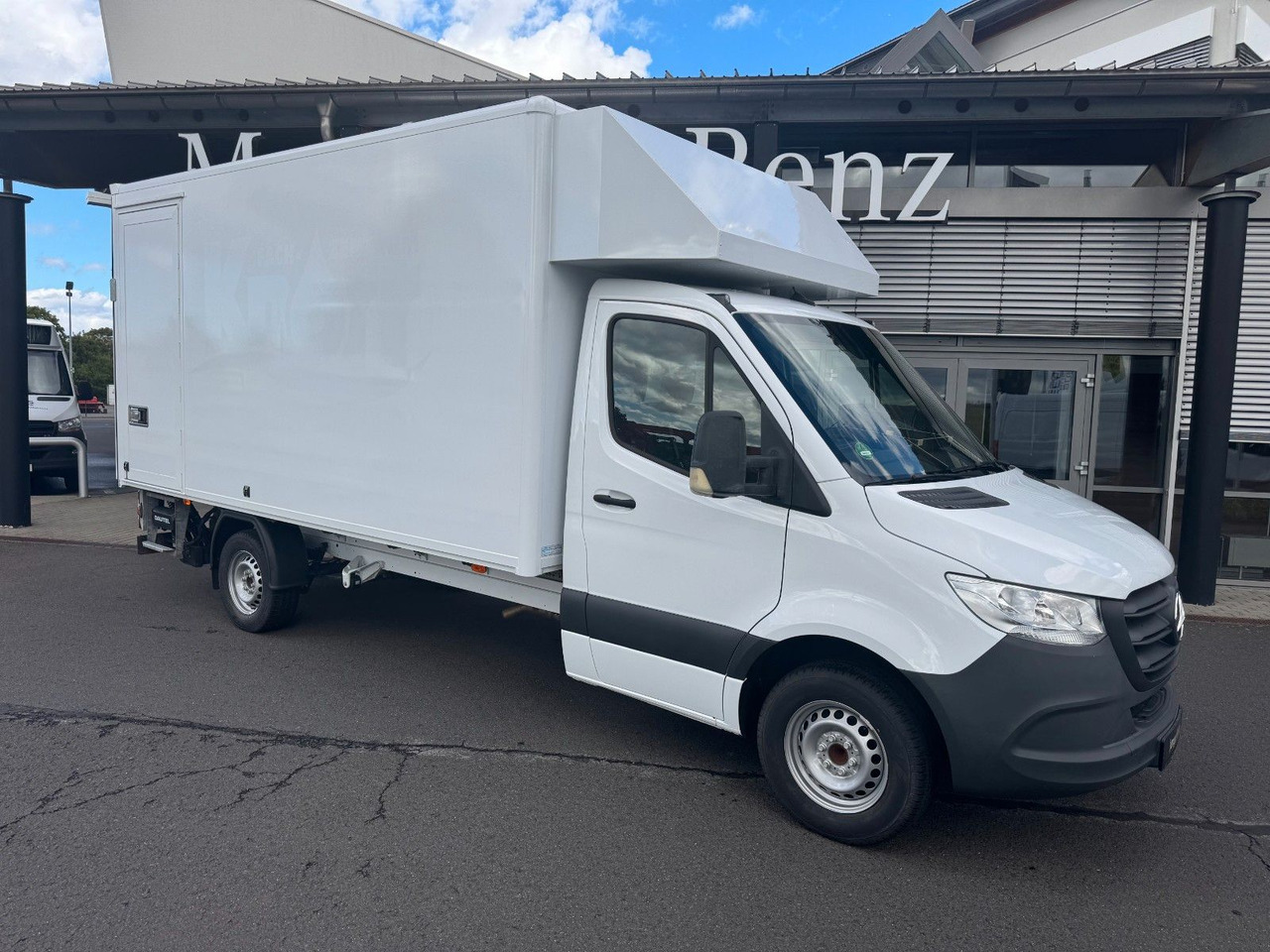 Mercedes-Benz Sprinter 317 CDI 4325 Koffer LBW Klima Kamera - Box van: picture 1 Mercedes-Benz Sprinter 317 CDI 4325 Koffer LBW Klima Kamera - Box van: picture 1