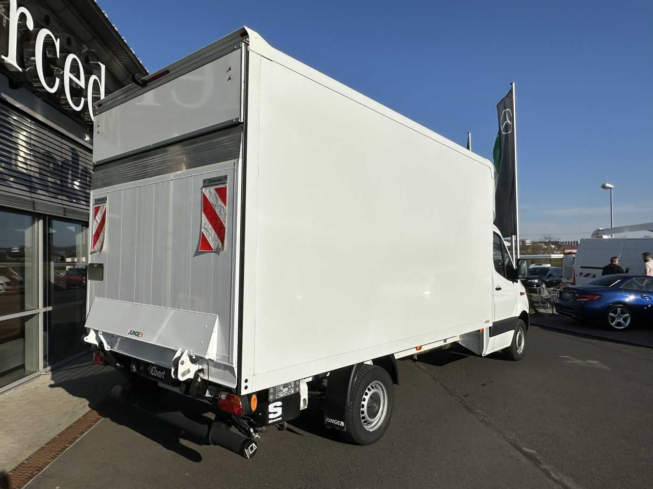 Mercedes-Benz Sprinter 317 CDI Koffer LBW Klima Kamera SHZ - Box van: picture 4 Mercedes-Benz Sprinter 317 CDI Koffer LBW Klima Kamera SHZ - Box van: picture 4