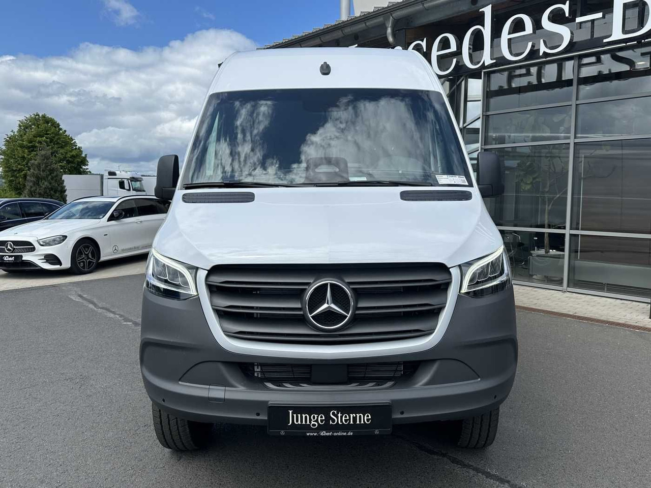 Mercedes-Benz Sprinter 319 CDI 4x4 4325 Kamera LED SHZ MBUX - Panel van: picture 2 Mercedes-Benz Sprinter 319 CDI 4x4 4325 Kamera LED SHZ MBUX - Panel van: picture 2
