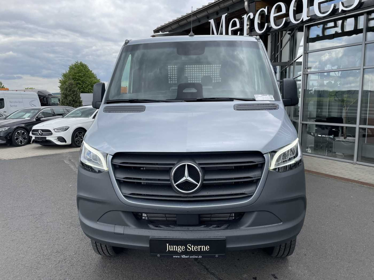 Mercedes-Benz Sprinter 319 CDI 4x4 DoKa Klima Stdheiz AHK LED - Curtain side van: picture 2 Mercedes-Benz Sprinter 319 CDI 4x4 DoKa Klima Stdheiz AHK LED - Curtain side van: picture 2