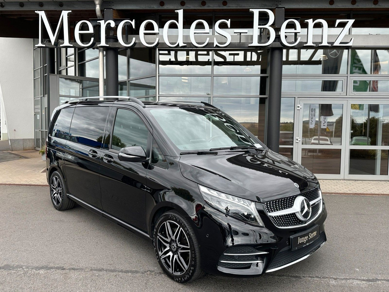 Mercedes-Benz V 250 d EDITION AMG Kompakt ILS elektr Türen - Station wagon: picture 1 Mercedes-Benz V 250 d EDITION AMG Kompakt ILS elektr Türen - Station wagon: picture 1