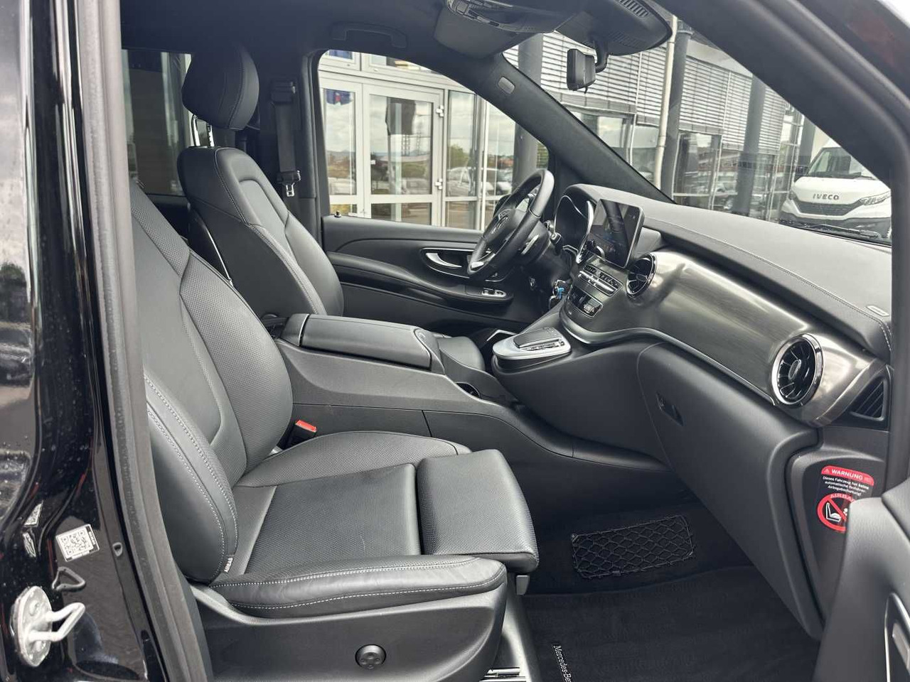 Station wagon Mercedes-Benz V 300 d 4MATIC EXCLUSIVE AMG Panorama DISTRONIC: picture 9