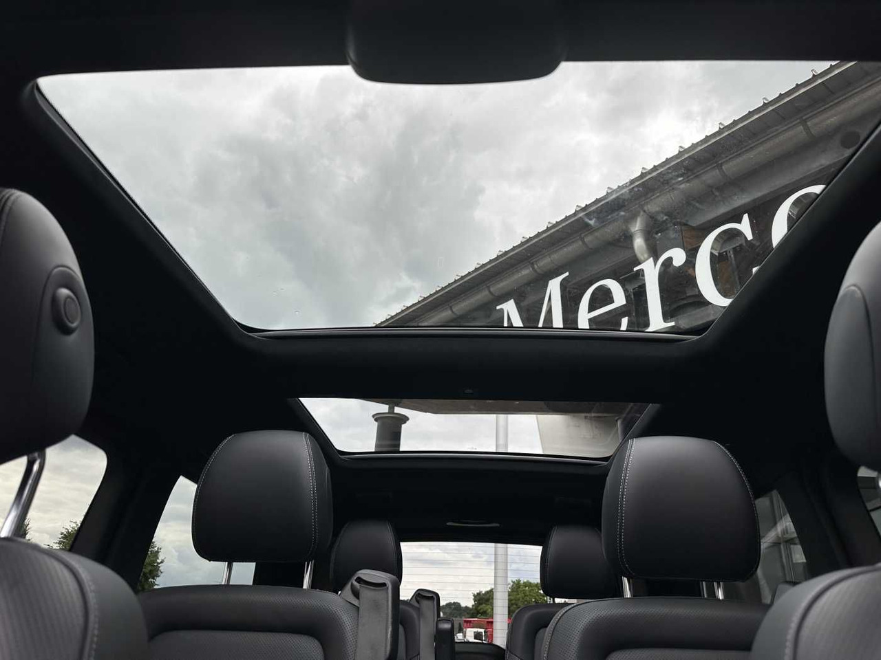 Station wagon Mercedes-Benz V 300 d 4MATIC EXCLUSIVE AMG Panorama DISTRONIC: picture 11