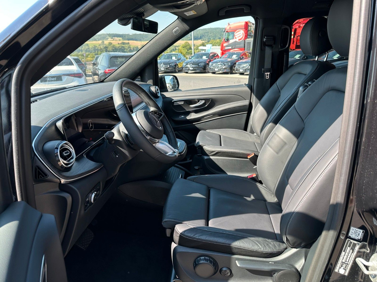 Station wagon Mercedes-Benz V 300 d AVANTGARDE Extralang 360Kamera Standheiz: picture 12