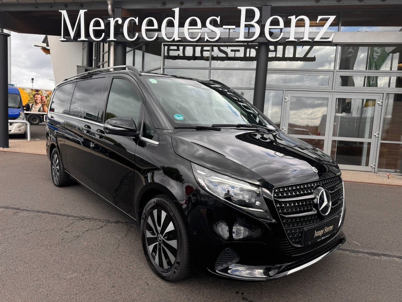 Mercedes-Benz V 300 d AVANTGARDE Extralang 360Kamera Standheiz - Station wagon: picture 1 Mercedes-Benz V 300 d AVANTGARDE Extralang 360Kamera Standheiz - Station wagon: picture 1