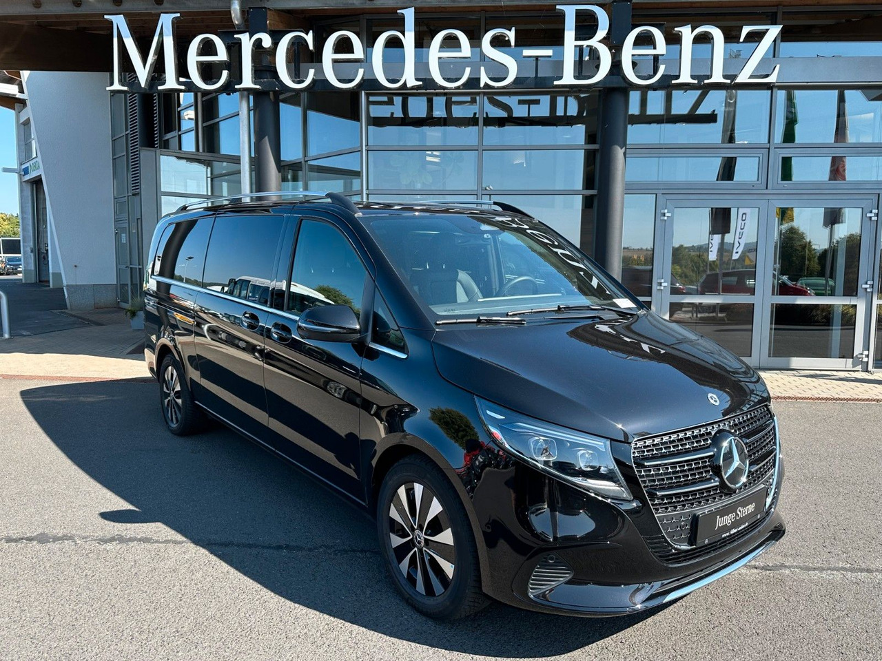 Mercedes-Benz V 300 d AVANTGARDE Extralang 360Kamera Standheiz - Station wagon: picture 1 Mercedes-Benz V 300 d AVANTGARDE Extralang 360Kamera Standheiz - Station wagon: picture 1