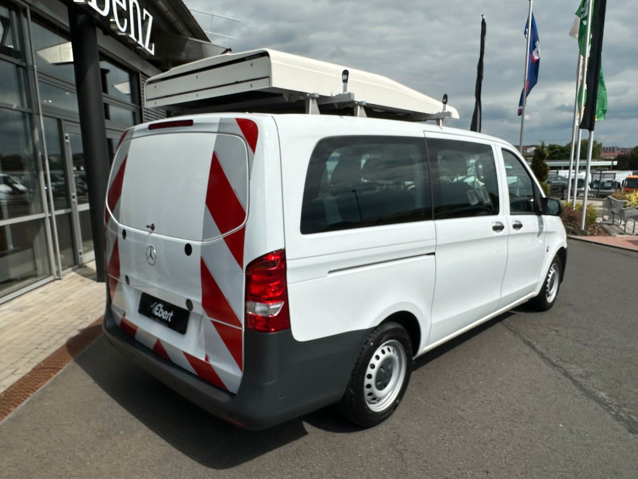 Mercedes-Benz Vito 111 CDI Tourer Begleitfahrzeug BF3+ / WVZ - Passenger van: picture 5 Mercedes-Benz Vito 111 CDI Tourer Begleitfahrzeug BF3+ / WVZ - Passenger van: picture 5