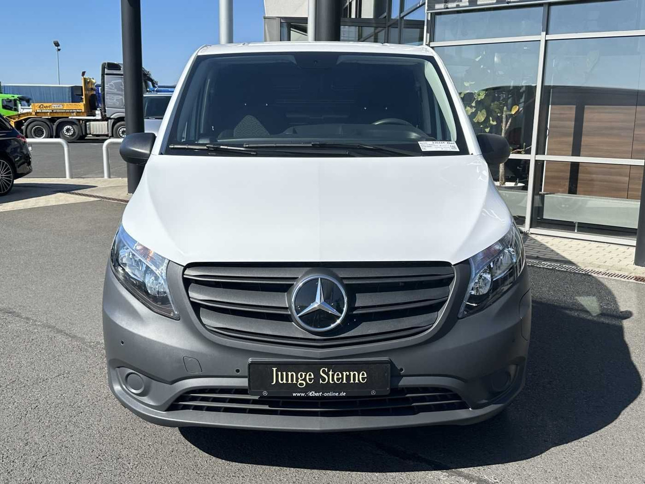 Mercedes-Benz eVito 112 Klima Kamera Audio 30 Sitzheiz Tempom. - Small van, Electric van: picture 2 Mercedes-Benz eVito 112 Klima Kamera Audio 30 Sitzheiz Tempom. - Small van, Electric van: picture 2