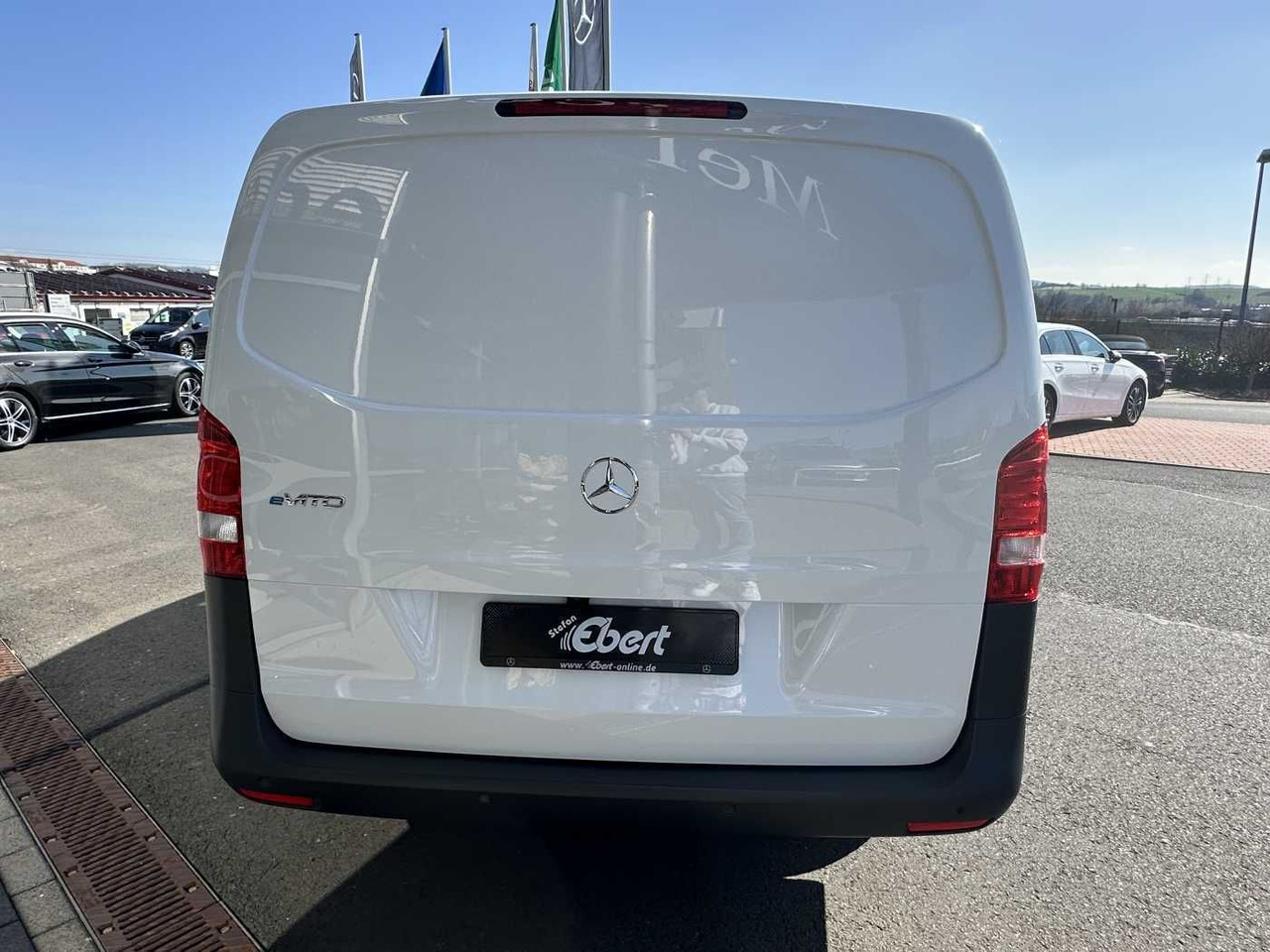 Mercedes-Benz eVito 112 Klima Kamera Audio 30 Sitzheiz Tempom. - Small van, Electric van: picture 5 Mercedes-Benz eVito 112 Klima Kamera Audio 30 Sitzheiz Tempom. - Small van, Electric van: picture 5