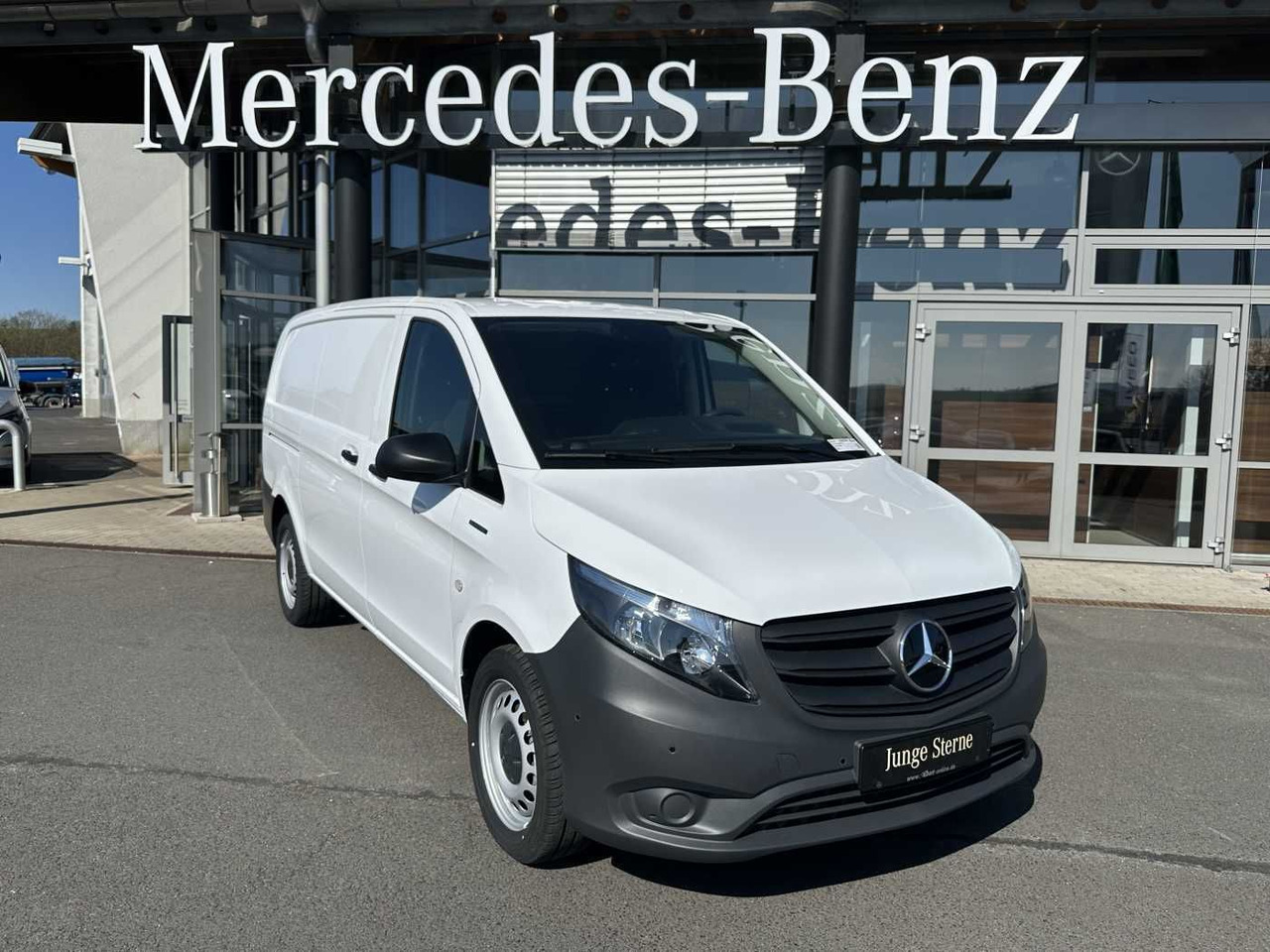 Mercedes-Benz eVito 112 Klima Kamera Audio 30 Sitzheiz Tempom. - Small van, Electric van: picture 1 Mercedes-Benz eVito 112 Klima Kamera Audio 30 Sitzheiz Tempom. - Small van, Electric van: picture 1
