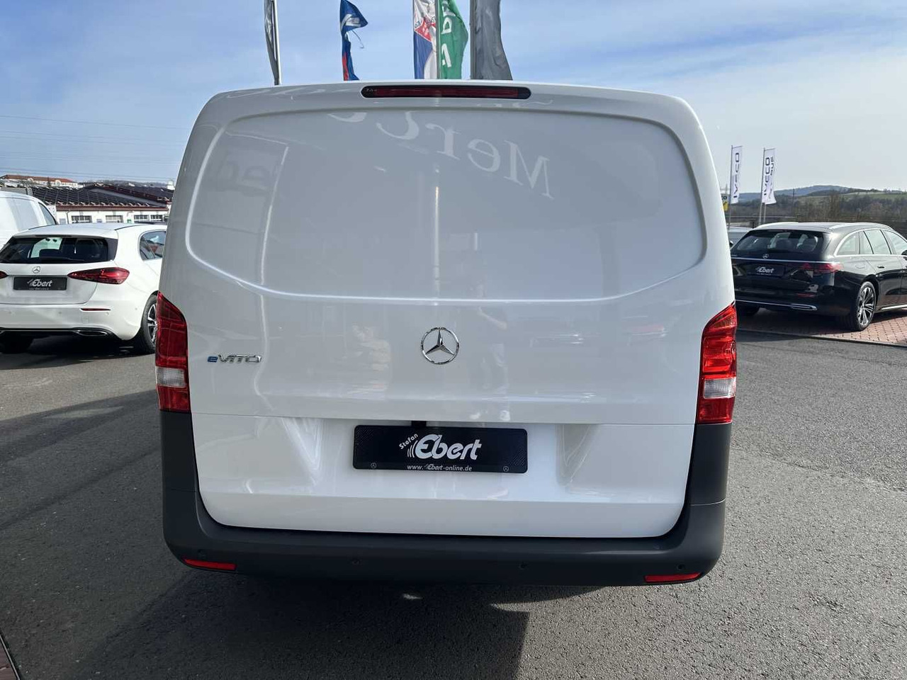Mercedes-Benz eVito 112 Klima Kamera Audio 30 Sitzheiz Tempom. - Small van, Electric van: picture 5 Mercedes-Benz eVito 112 Klima Kamera Audio 30 Sitzheiz Tempom. - Small van, Electric van: picture 5