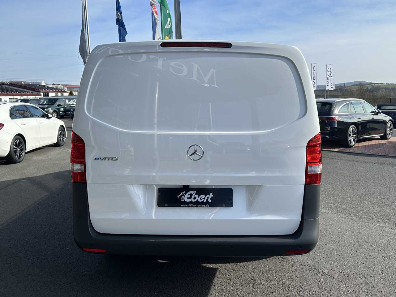 Mercedes-Benz eVito 112 Klima Kamera Audio 30 Sitzheiz Tempom. - Small van, Electric van: picture 5 Mercedes-Benz eVito 112 Klima Kamera Audio 30 Sitzheiz Tempom. - Small van, Electric van: picture 5