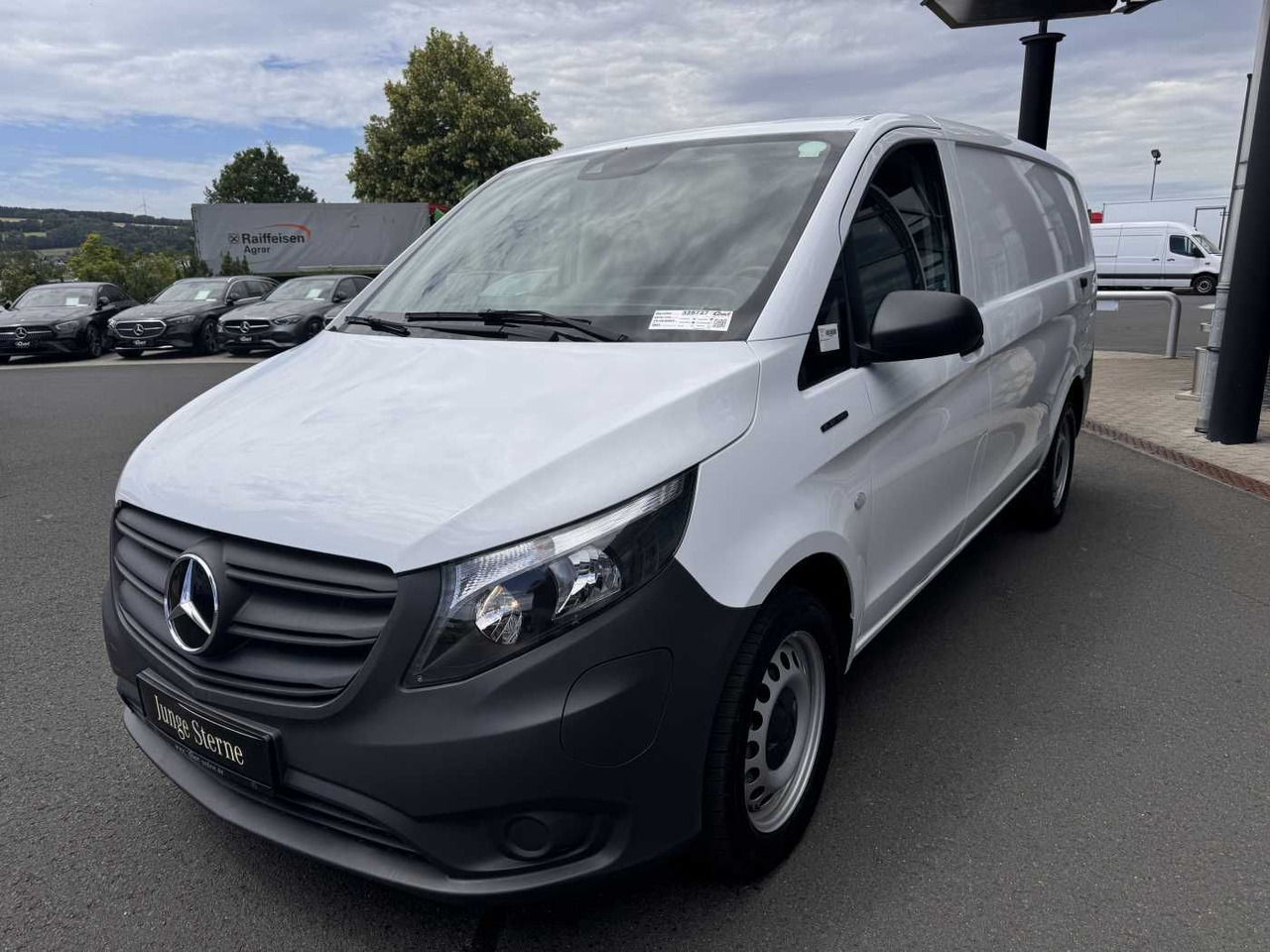 Mercedes-Benz eVito 112 Klima Kamera Navi SHZ Tempomat - Small van, Electric van: picture 3 Mercedes-Benz eVito 112 Klima Kamera Navi SHZ Tempomat - Small van, Electric van: picture 3