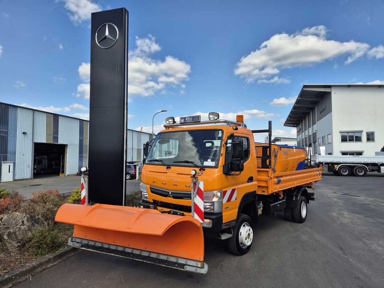Mitsubishi Canter 6C18 4x4 Kipper Winterdienst Schild 2x AH - Tipper van: picture 2 Mitsubishi Canter 6C18 4x4 Kipper Winterdienst Schild 2x AH - Tipper van: picture 2