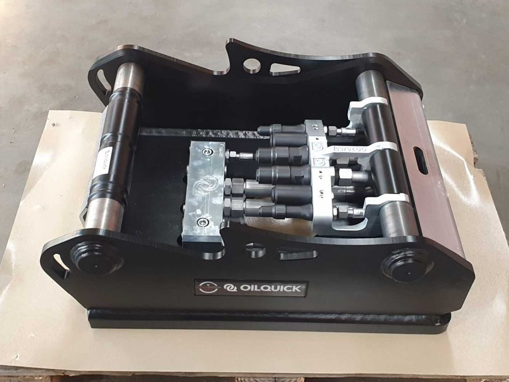 OilQuick OQ70/55 Adapterplatte für Westtech - Quick coupler: picture 1 OilQuick OQ70/55 Adapterplatte für Westtech - Quick coupler: picture 1