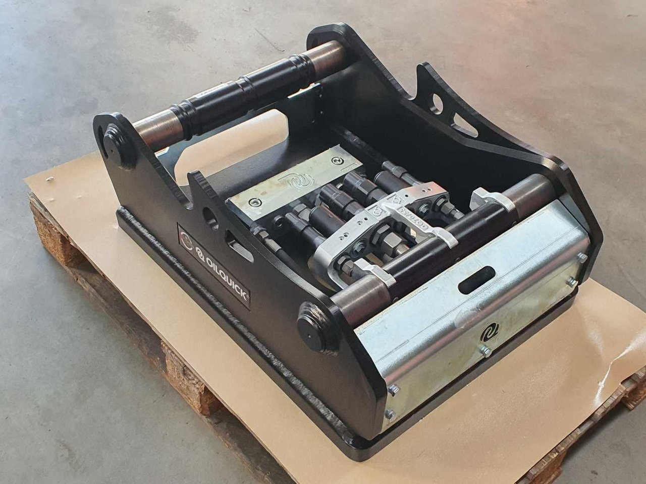 OilQuick OQ70/55 Adapterplatte für Westtech NEU - Quick coupler: picture 2 OilQuick OQ70/55 Adapterplatte für Westtech NEU - Quick coupler: picture 2