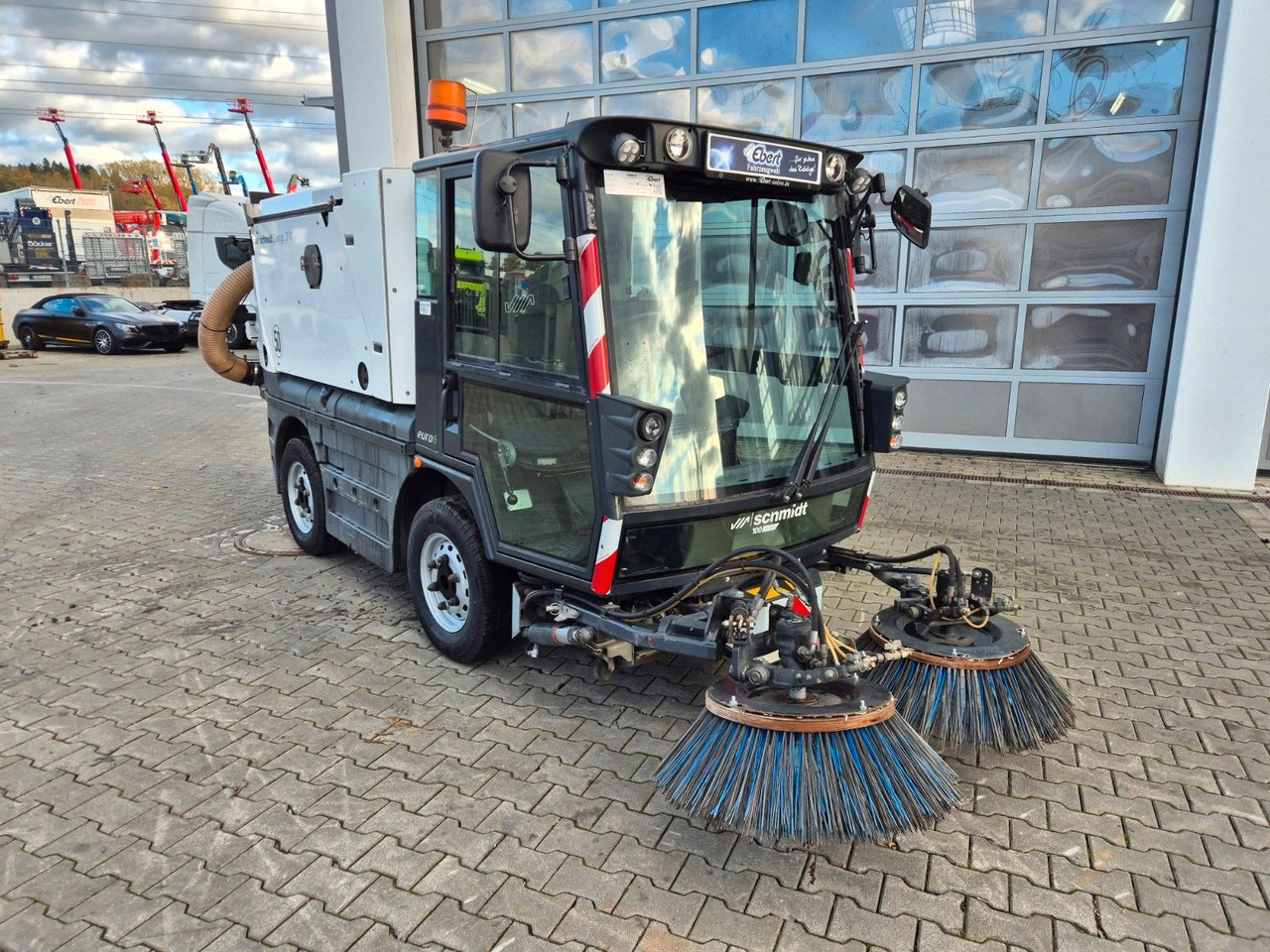 Schmidt Swingo Compact 200+ Klima - Road sweeper: picture 4 Schmidt Swingo Compact 200+ Klima - Road sweeper: picture 4
