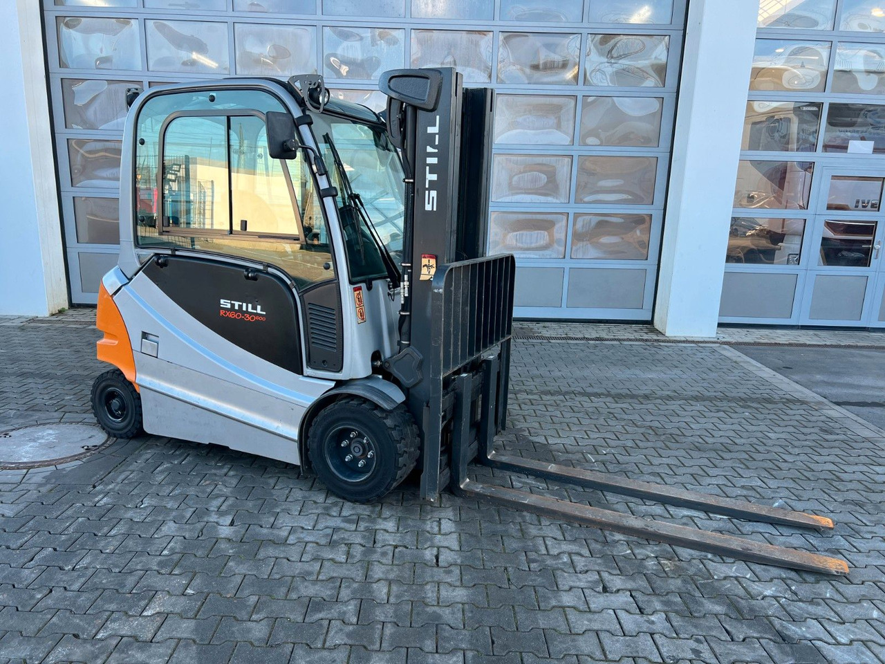 Still RX60-30L/600 / 2025 / 3.957 h / 4.6m / SS - Electric forklift: picture 2 Still RX60-30L/600 / 2025 / 3.957 h / 4.6m / SS - Electric forklift: picture 2