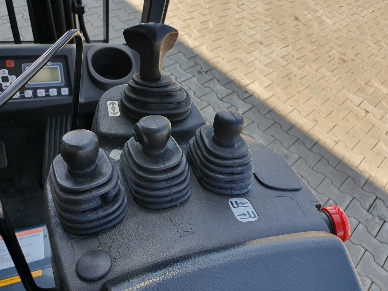 Electric forklift Toyota 8FBET15 / Triplex: 4.30m / nur 1.842h! / SS: picture 12