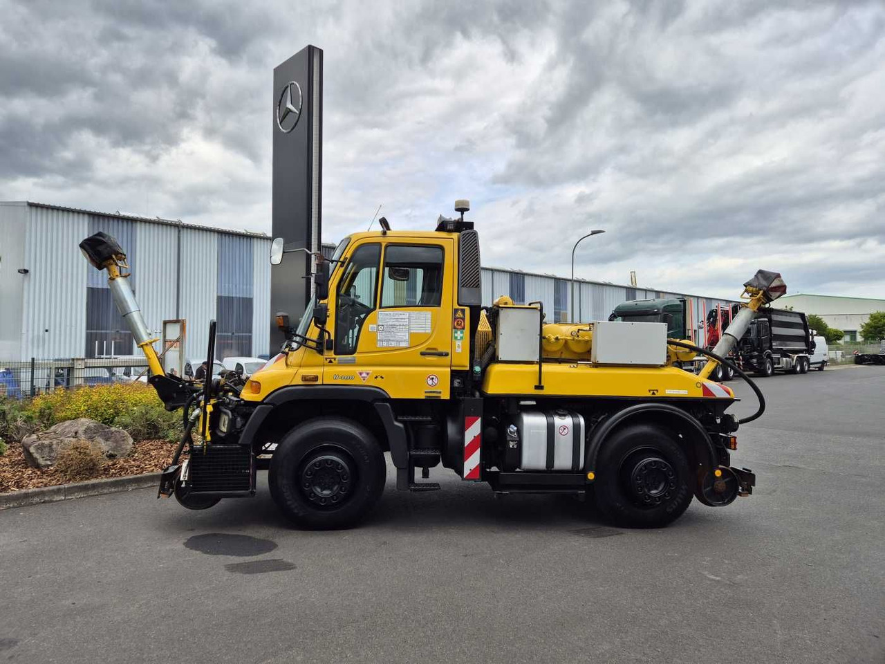 Mercedes-Benz Unimog U400 4x4 Zweiwege ZAGRO 800t/52 Achsen - Truck: picture 4 Mercedes-Benz Unimog U400 4x4 Zweiwege ZAGRO 800t/52 Achsen - Truck: picture 4