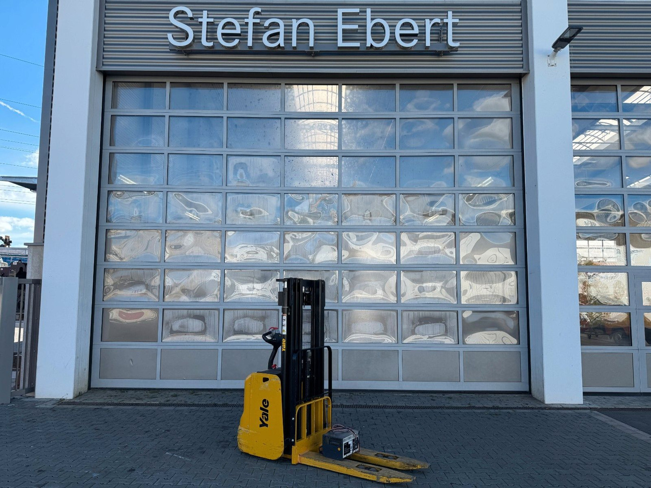 Yale MS 12 AC / Triplex: 4m! / nur 180h! / 2014 - Stacker: picture 1 Yale MS 12 AC / Triplex: 4m! / nur 180h! / 2014 - Stacker: picture 1