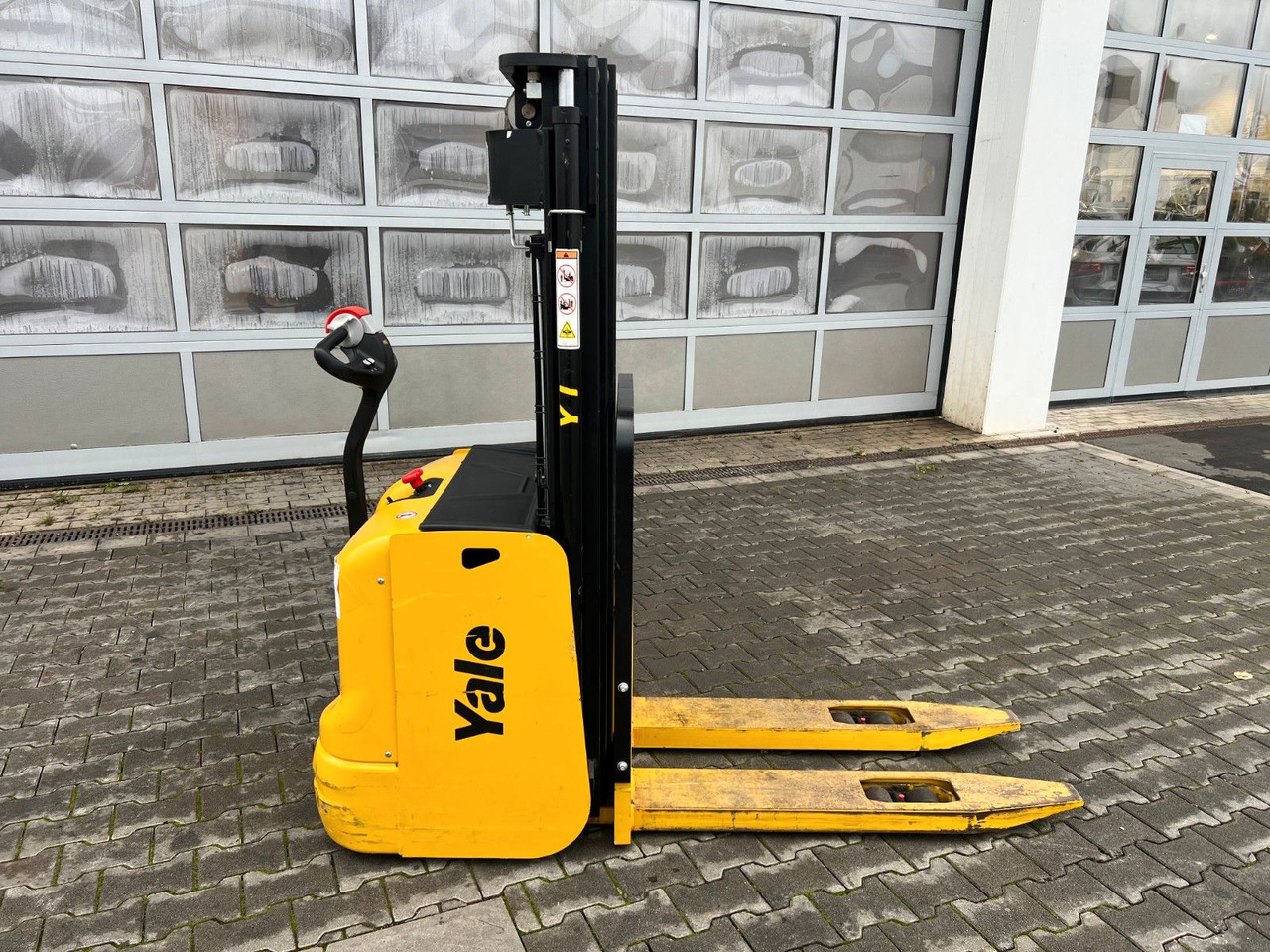 Yale MS 12 AC / Triplex: 4m! / nur 229h! / 2014 - Stacker: picture 3 Yale MS 12 AC / Triplex: 4m! / nur 229h! / 2014 - Stacker: picture 3