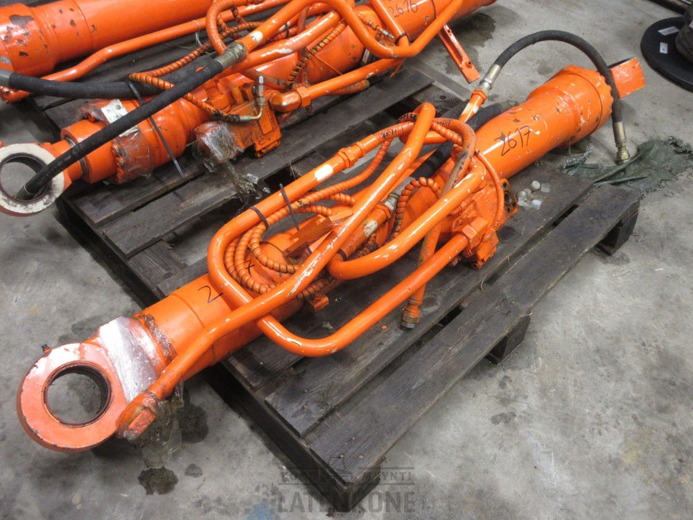 Hitachi Hitachi ZX210 nostosylinteri ID 2617 UUSI - Hydraulic cylinder for Construction machinery: picture 1 Hitachi Hitachi ZX210 nostosylinteri ID 2617 UUSI - Hydraulic cylinder for Construction machinery: picture 1