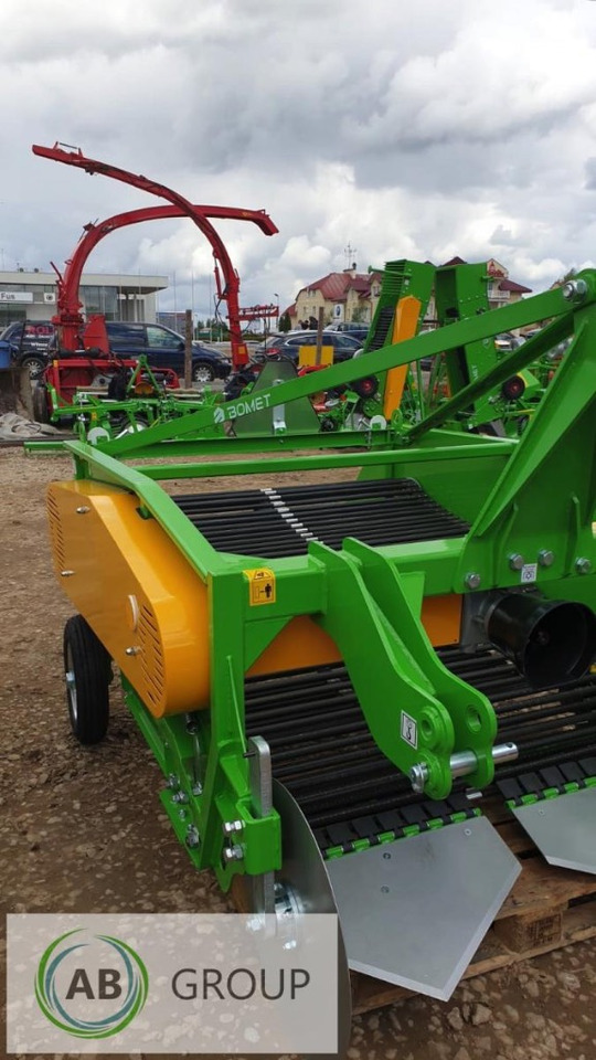 2-row Conveyor Digger Bomet Upus Z656/3 - Potato harvester: picture 2 2-row Conveyor Digger Bomet Upus Z656/3 - Potato harvester: picture 2