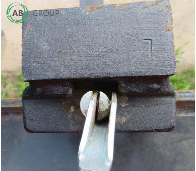 Inter-Tech Widły do palet 2 t DOSTĘPNE OD RĘKI - Attachment for Agricultural machinery: picture 3 Inter-Tech Widły do palet 2 t DOSTĘPNE OD RĘKI - Attachment for Agricultural machinery: picture 3