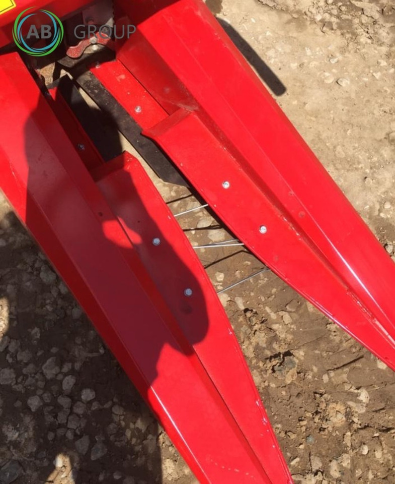 Fimaks single row maize chopper MC10X - on stock - Corn header: picture 3 Fimaks single row maize chopper MC10X - on stock - Corn header: picture 3